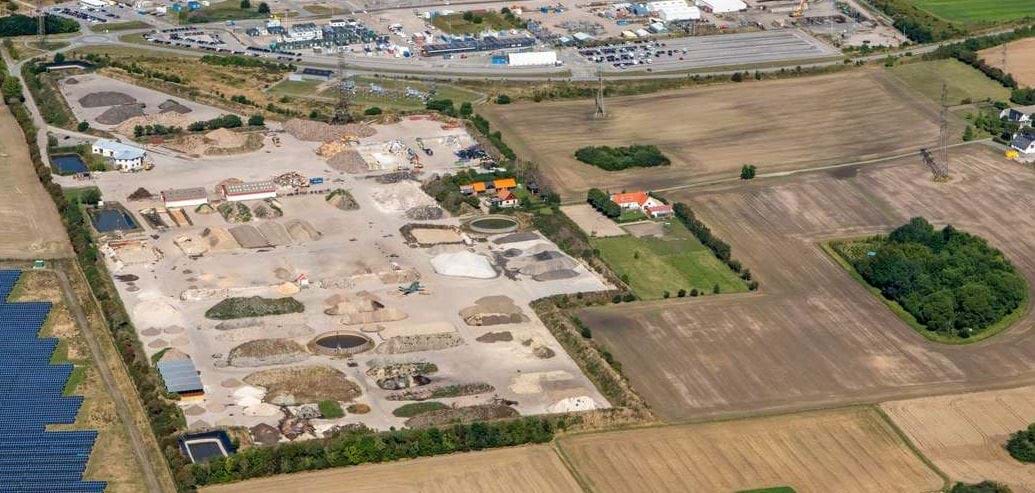 Luftfoto af jordrensningsanlæg