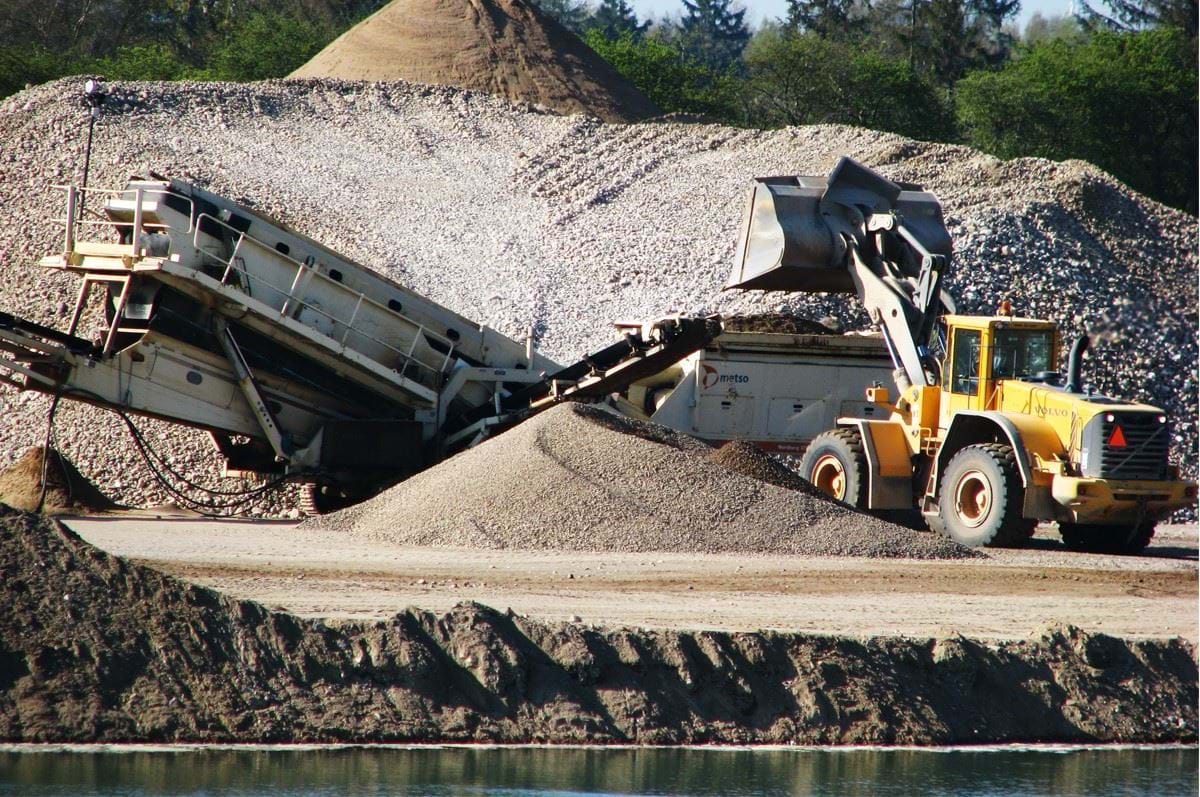 Gravemaskiner i grusgrav